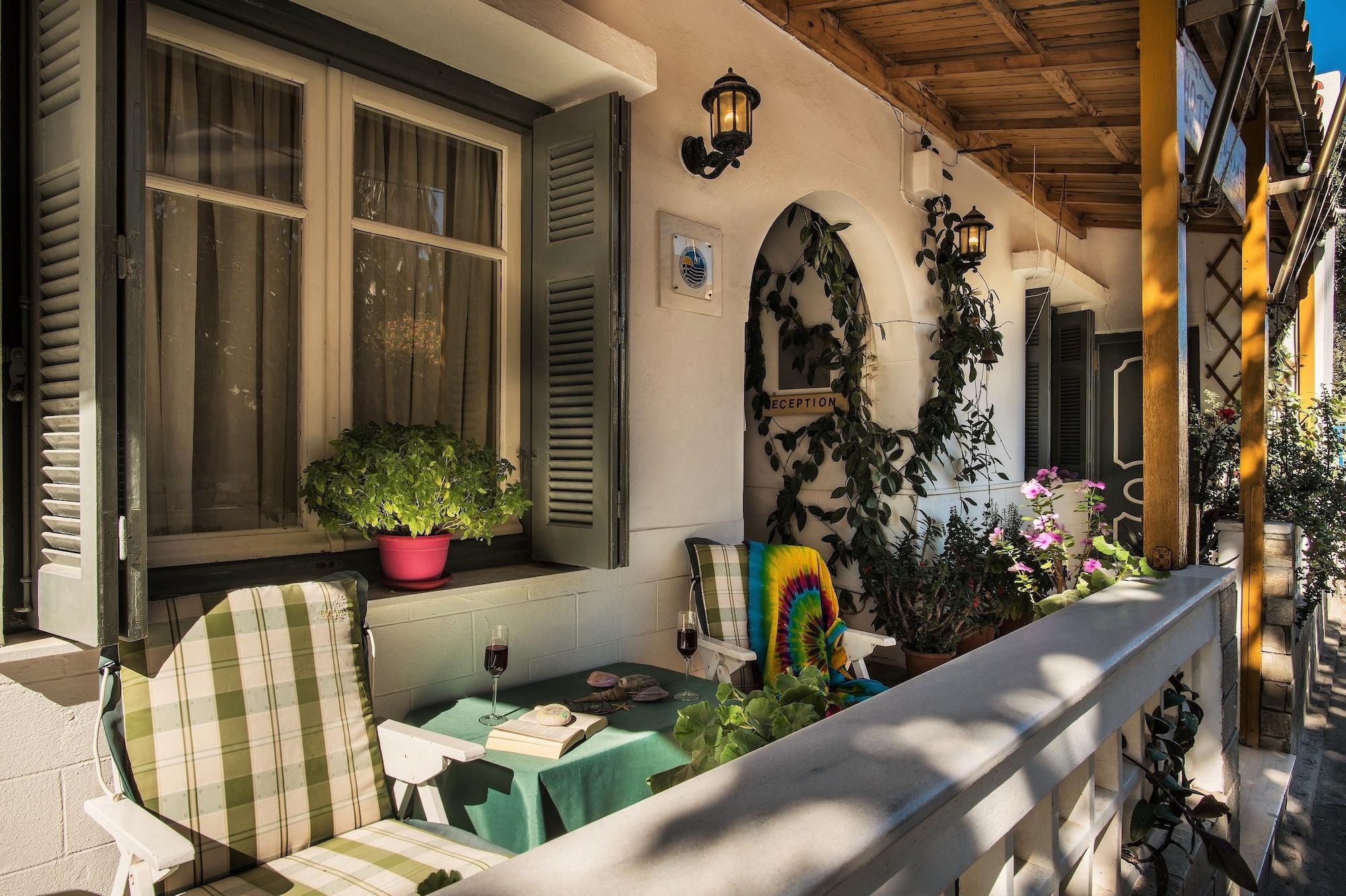 Semiramis Guesthouse Adámas Eksteriør bilde