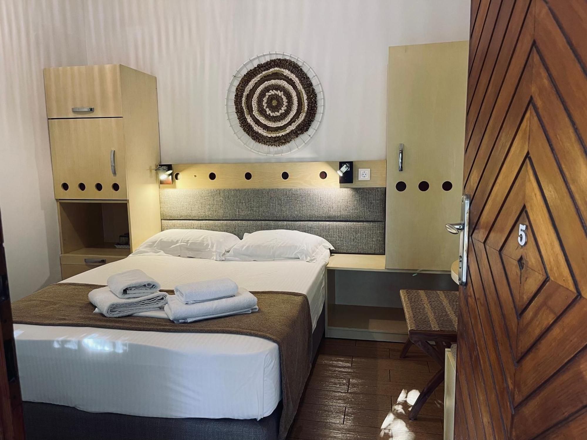 Semiramis Guesthouse Adámas Eksteriør bilde